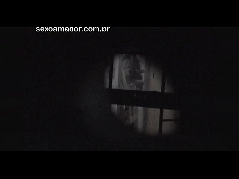 ❤️ Blondie blir hemligt videofilmad av en voyeur från grannskapet gömd bakom ihåliga tegelstenar ☑ Sluts at sv.ixiporn.ru ️❤